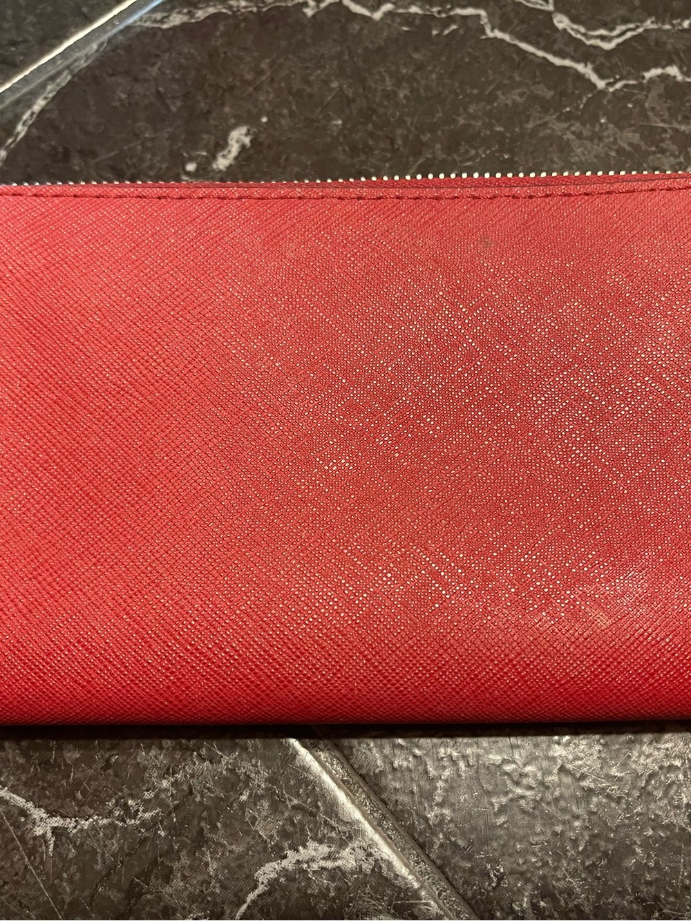 MICHAEL KORS Red Saffiano Zip Wallet with Gold Logo - Picture 2 of 2